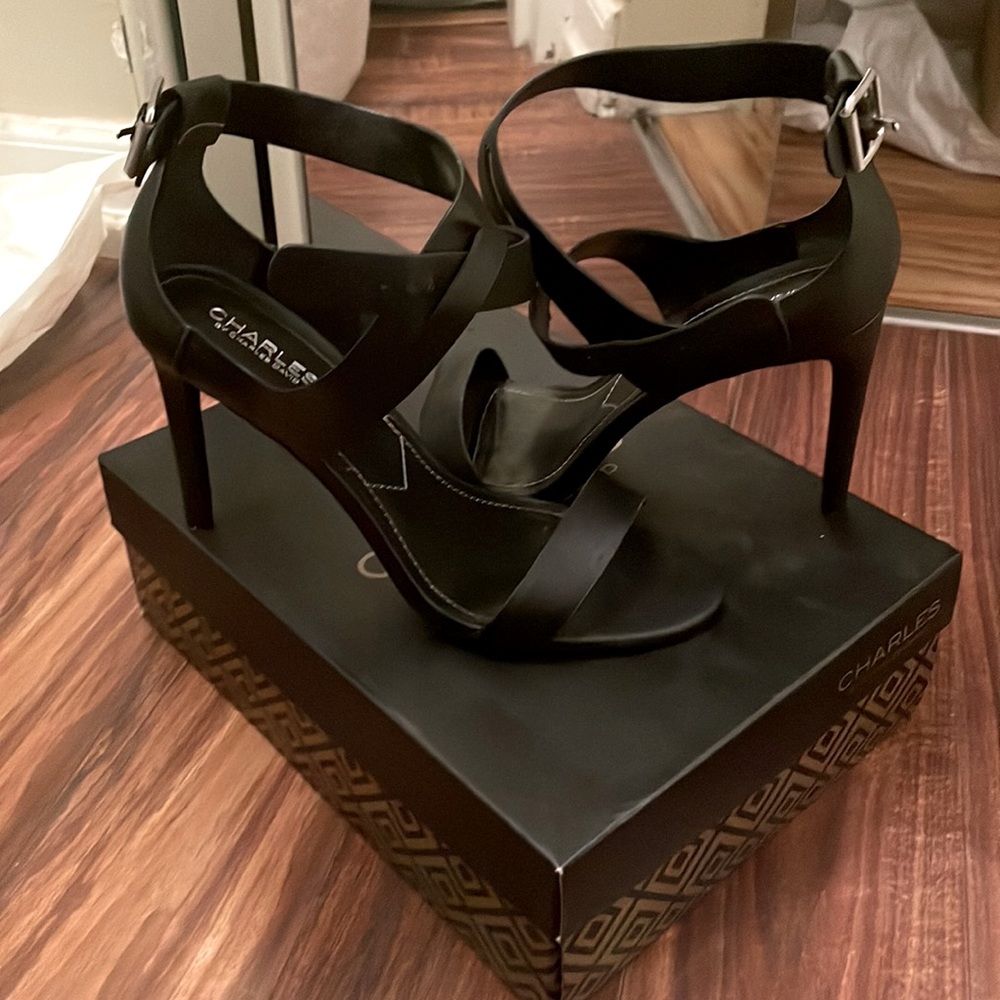 Black strap heels (No Box)